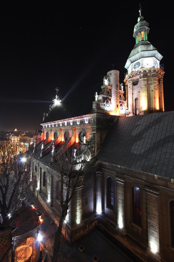 Lviv Amazing Rooftop Apartment Екстериор снимка